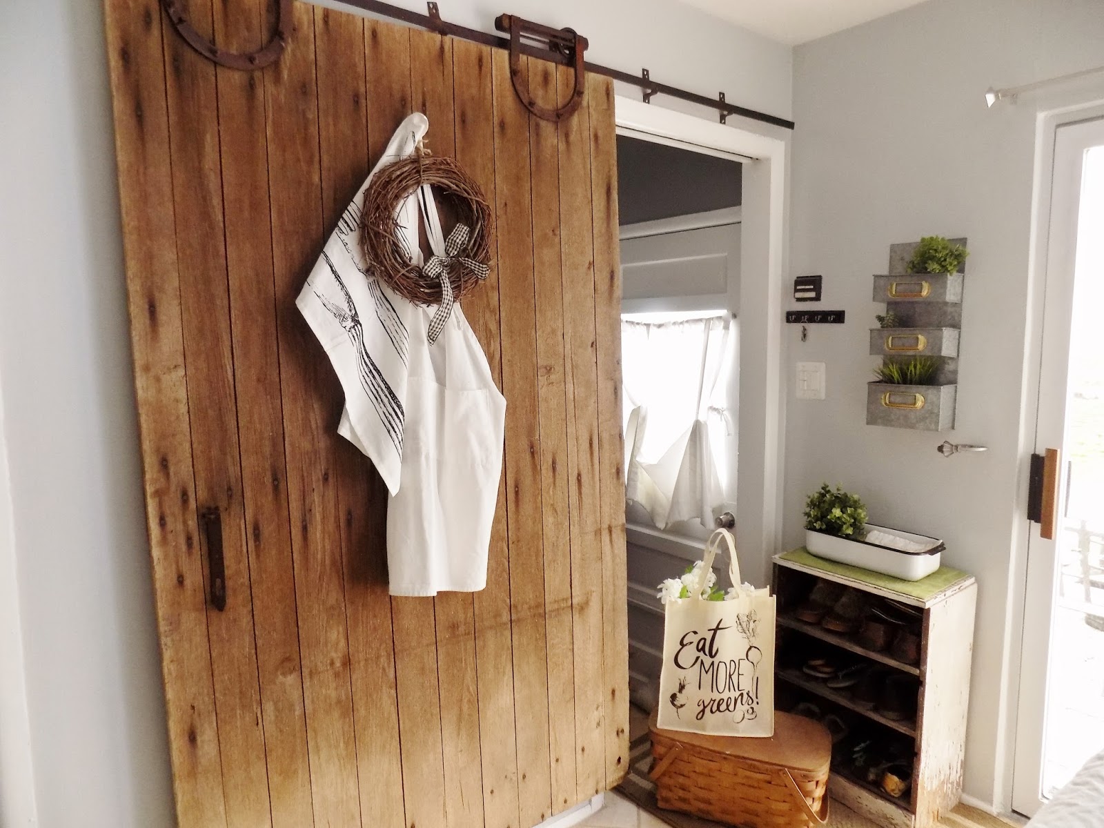 The Quaint Sanctuary { DIY Thrifty BARN DOOR Divider }