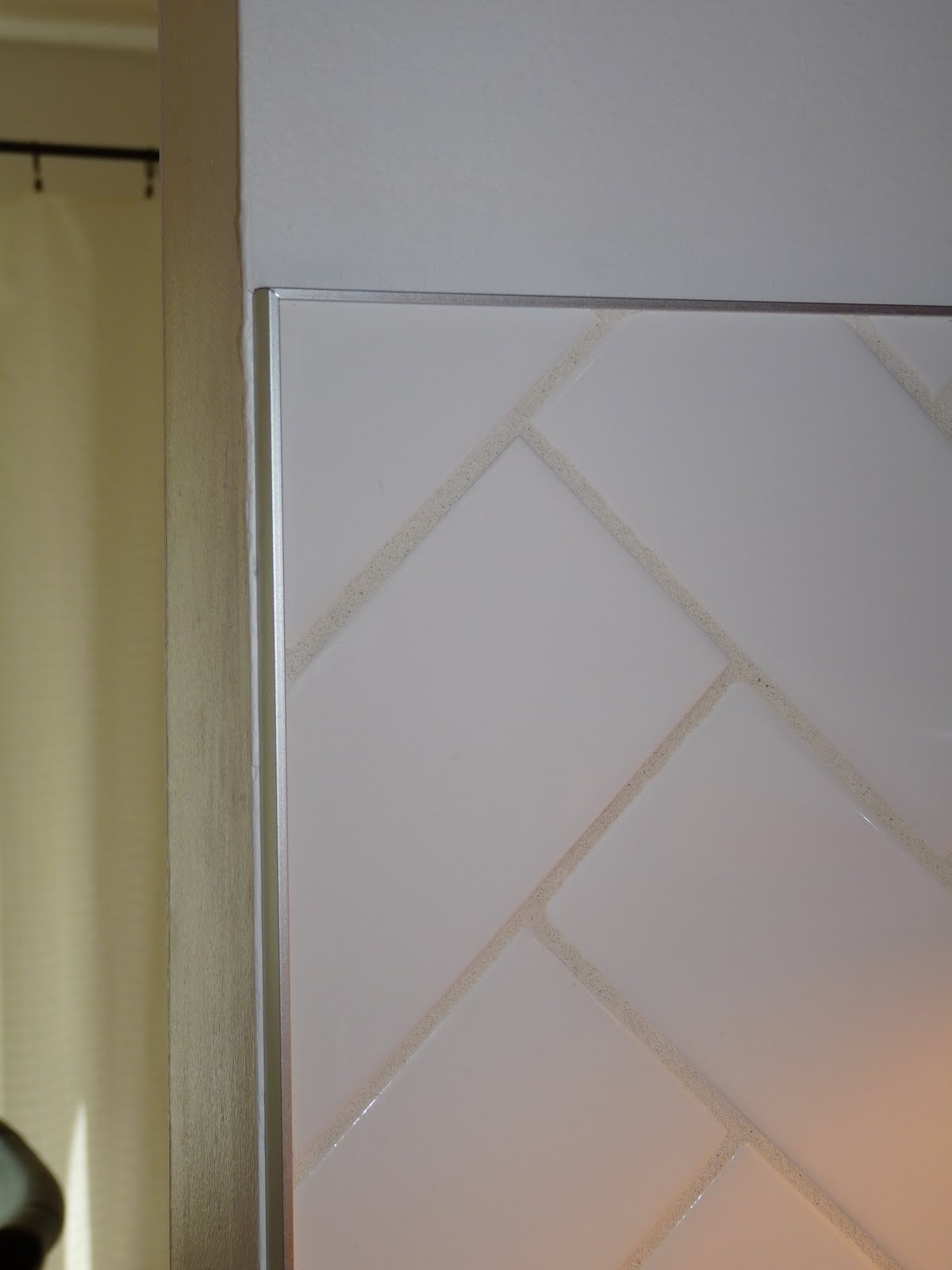 How to Finish Tile With Edging Dans le