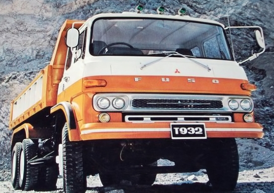 truk mitsubishi fuso produksi awal-T932 Dump