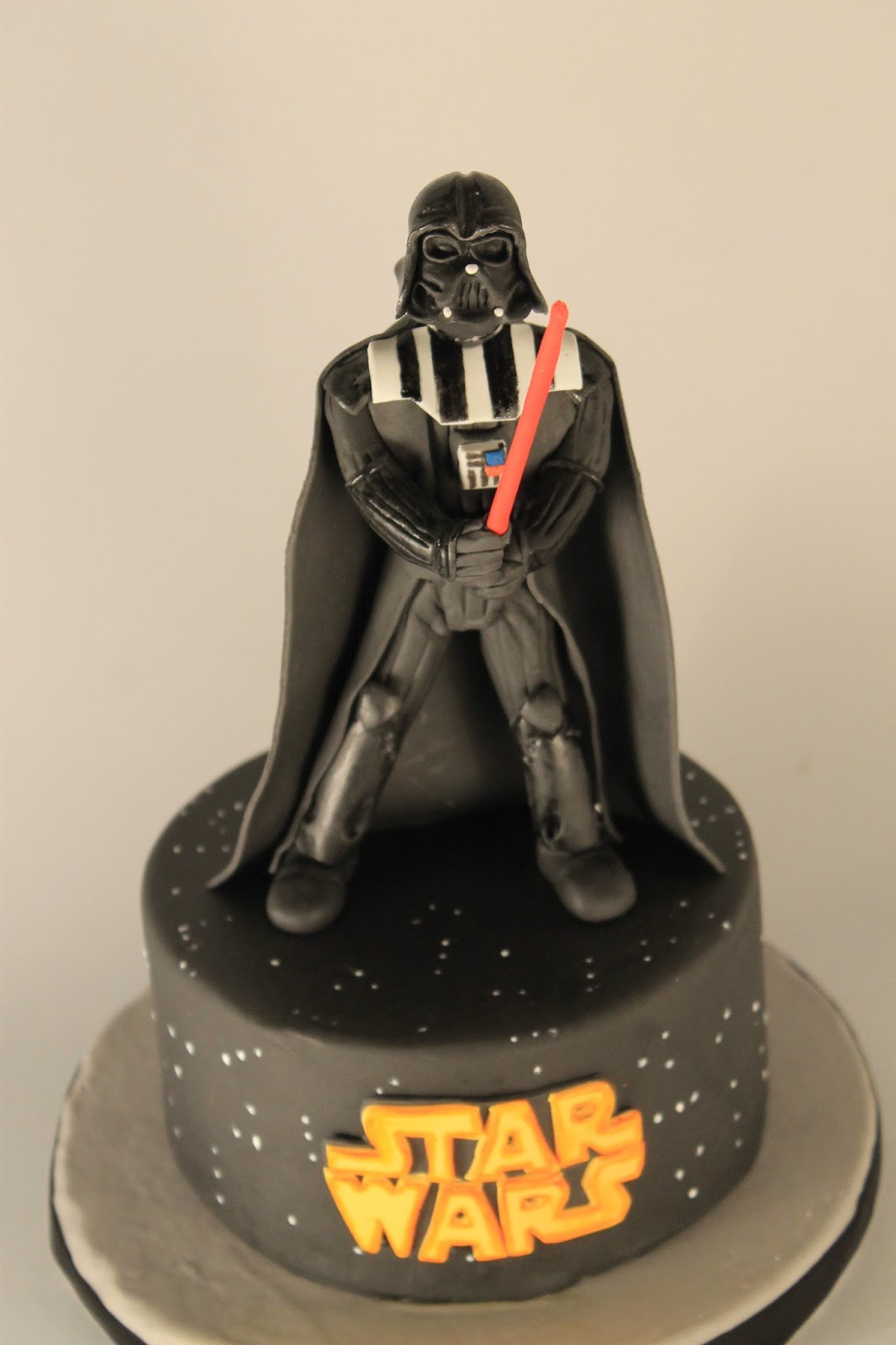 LeDeliziediVe: STAR WARS- DARTH VADER CAKE
