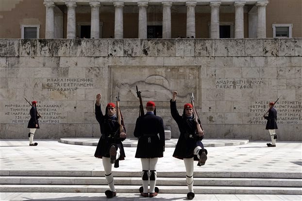 Spiegel: «Φέρτε τον ψυχίατρο» για τους έλληνες