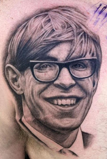 Tatuajes de Stephen Hawking