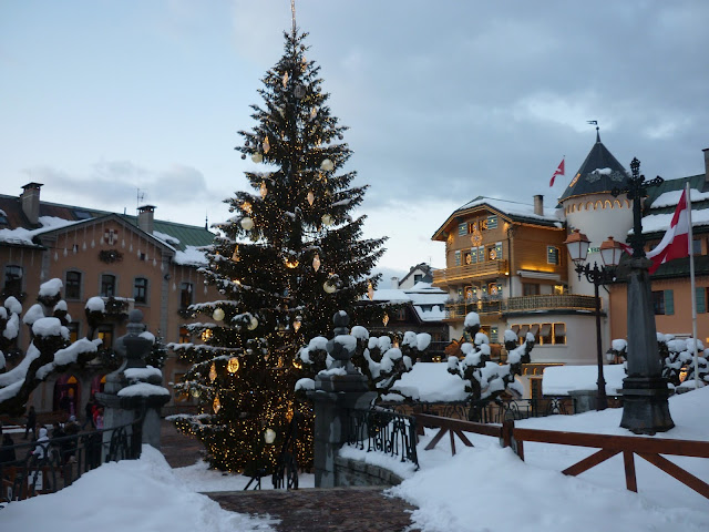 vacances ski à megève pas cher - place du centre boutique hermès
