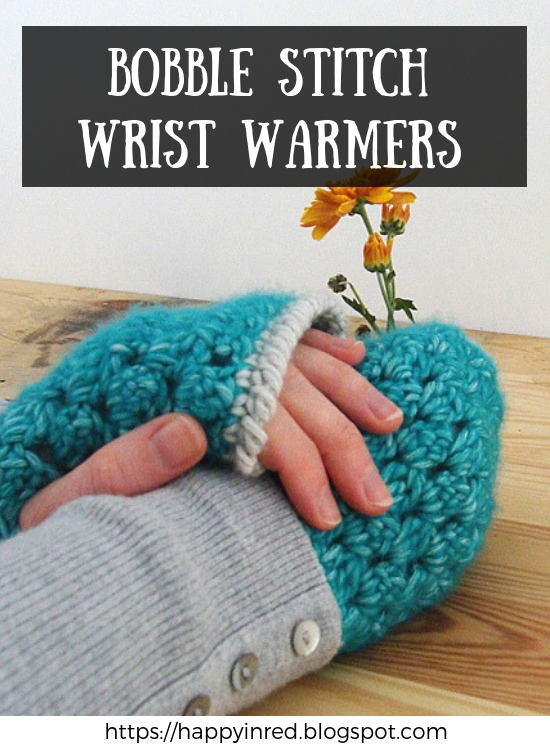Free crochet pattern crochet wrist warmers | Happy in Red