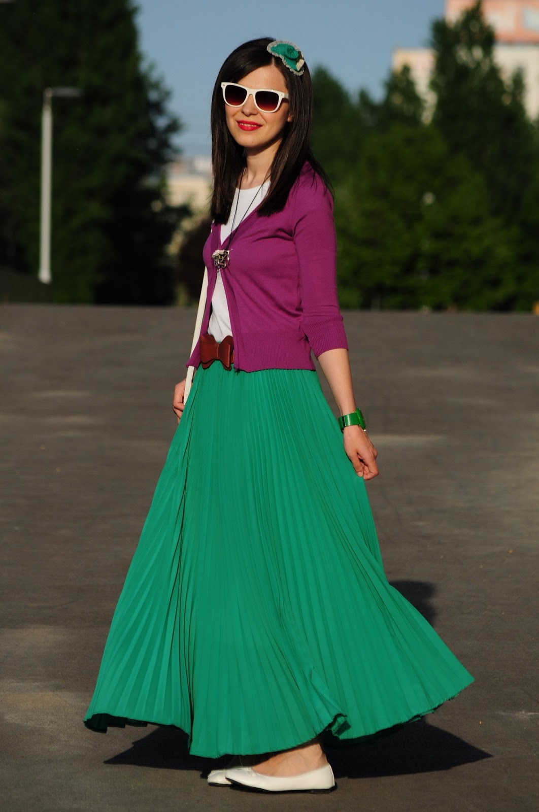 Miss Green has a new home: Maxi green pleated skirt
