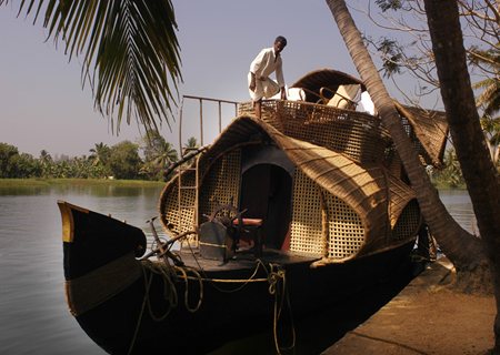  Kerala is a gorgeous dark-green nation situated on the shore of Arabian Sea Place to visit in India: Sailing inwards the Beautiful Land of Kerala