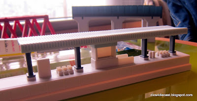 diorama train platform