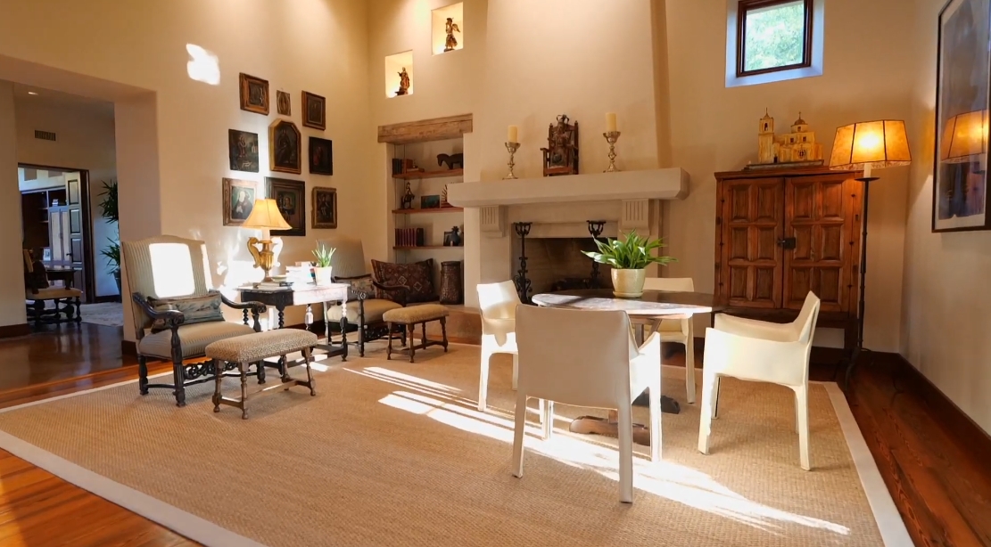 Tour Terrell Hills San Antonio, TX Manor vs. 17 Interior Design Photos