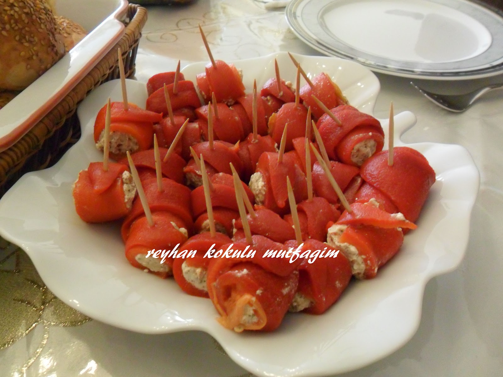 REYHAN KOKULU MUTFAĞIM: Şubat 2012