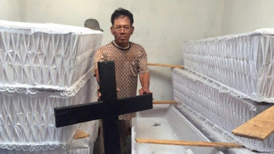 Java Christian Church has prepared 10 coffins for prisoners sentenced to death and awaiting execution in Indonesia last year. Java Christian Church has prepared 10 coffins for prisoners sentenced to death and awaiting execution in Indonesia last year.