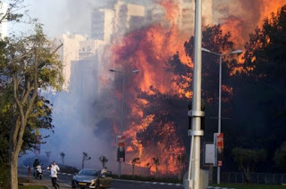 Foto Kebakaran Besar Kawasan Jajahan Israel Di Palestin Foto Kebakaran Besar Kawasan Jajahan Israel Di Palestin