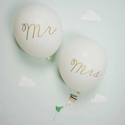 original_mr-and-mrs-balloon-wedding-card