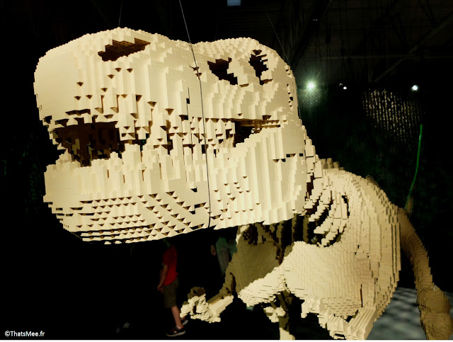 dinosaure by Nathan Sawaya expo The Art Of Brick Porte de Versaille Paris