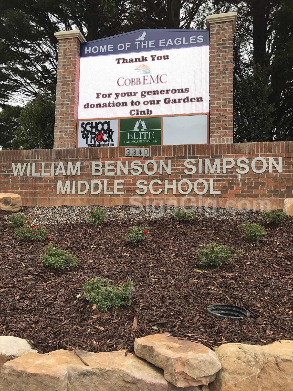 SignGig LED Digital Signs Simpson Middle School in Cobb County
