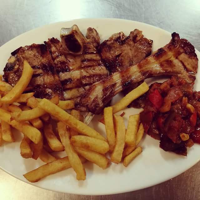 Cordero de Beeeeeceite a la parrilla Cordero de Beeeeeceite a la parrilla