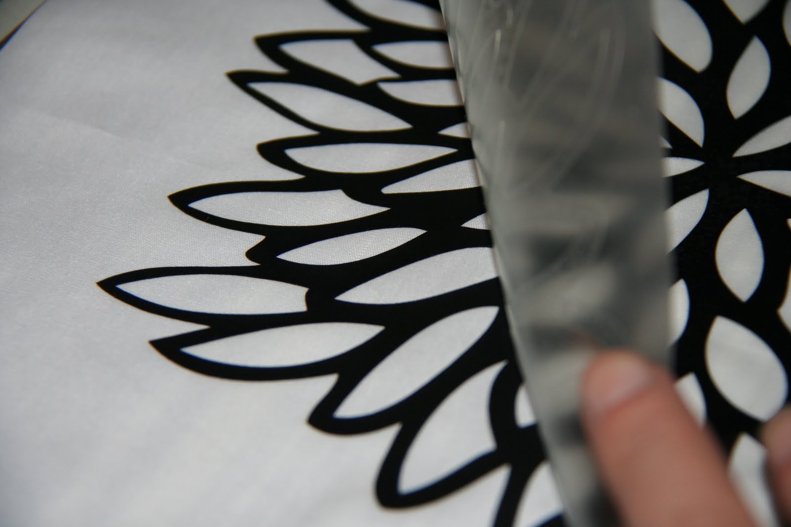 Stitch Steals Fabric Glue Glider + Heat Transfer = Easy Home Décor