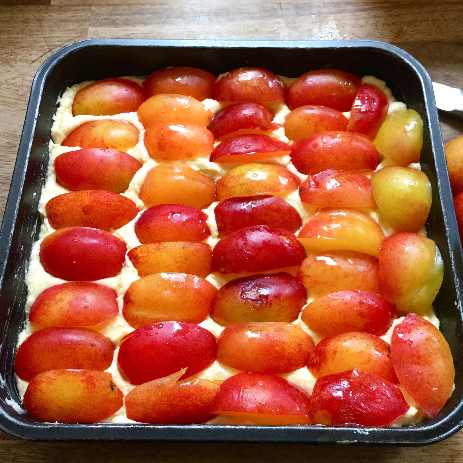 Nigel Slaters moist plum cake