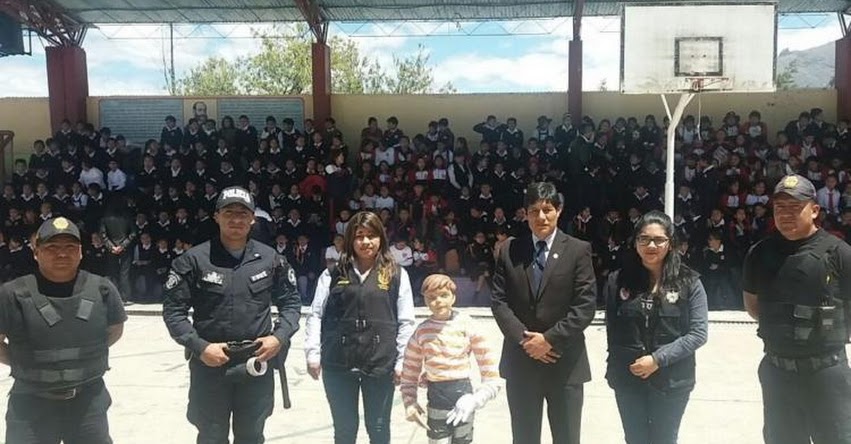 Autoridades orientan a escolares de Áncash evitar manipular productos pirotécnicos Autoridades orientan a escolares de Áncash evitar manipular productos pirotécnicos