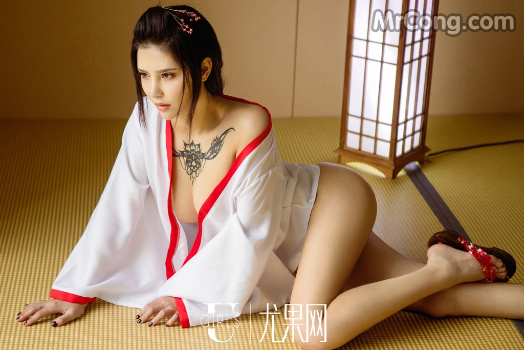 UGIRLS U240: Model You Na Na (尤娜娜) (66 pictures)