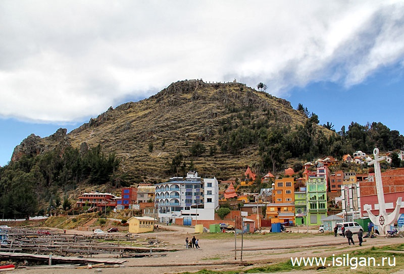 Гора Серра Кальварио (Cerro Calvario) Gora-Serra-Kalvario-Cerro-Calvario-Gorod-Kopakabana-Bolivia