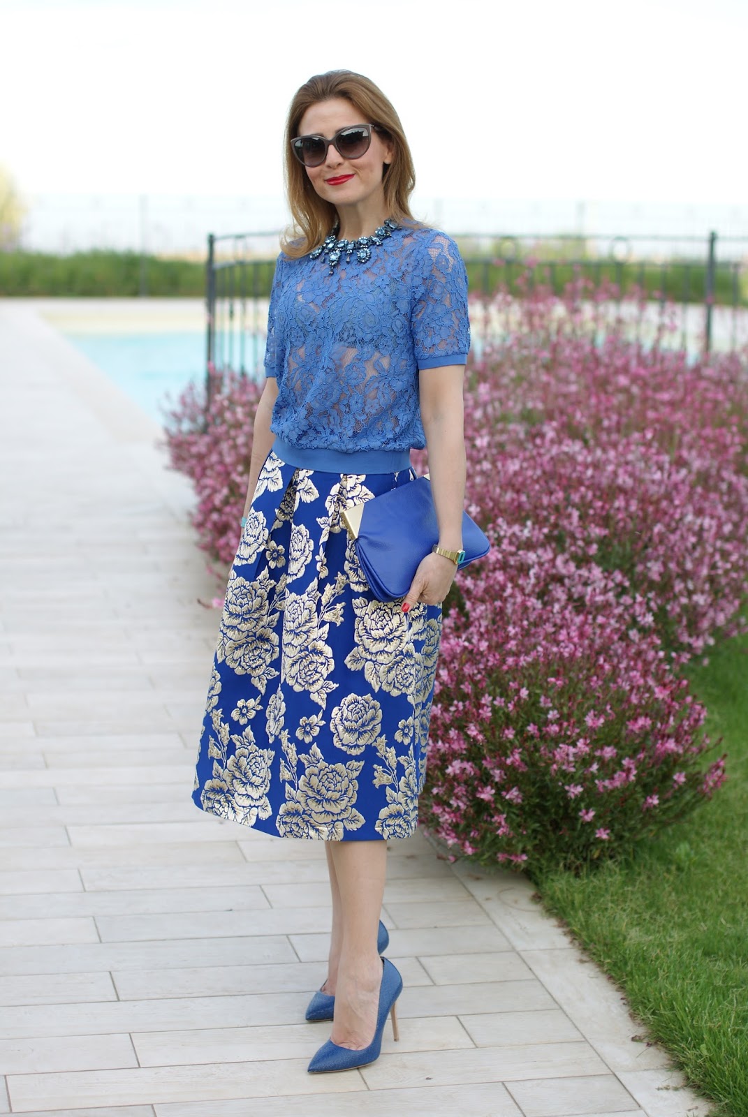 The fab 40s style, Jacquard midi skirt and see through lace t-shirt on Fashion and Cookies fashion blog, fashion blogger style