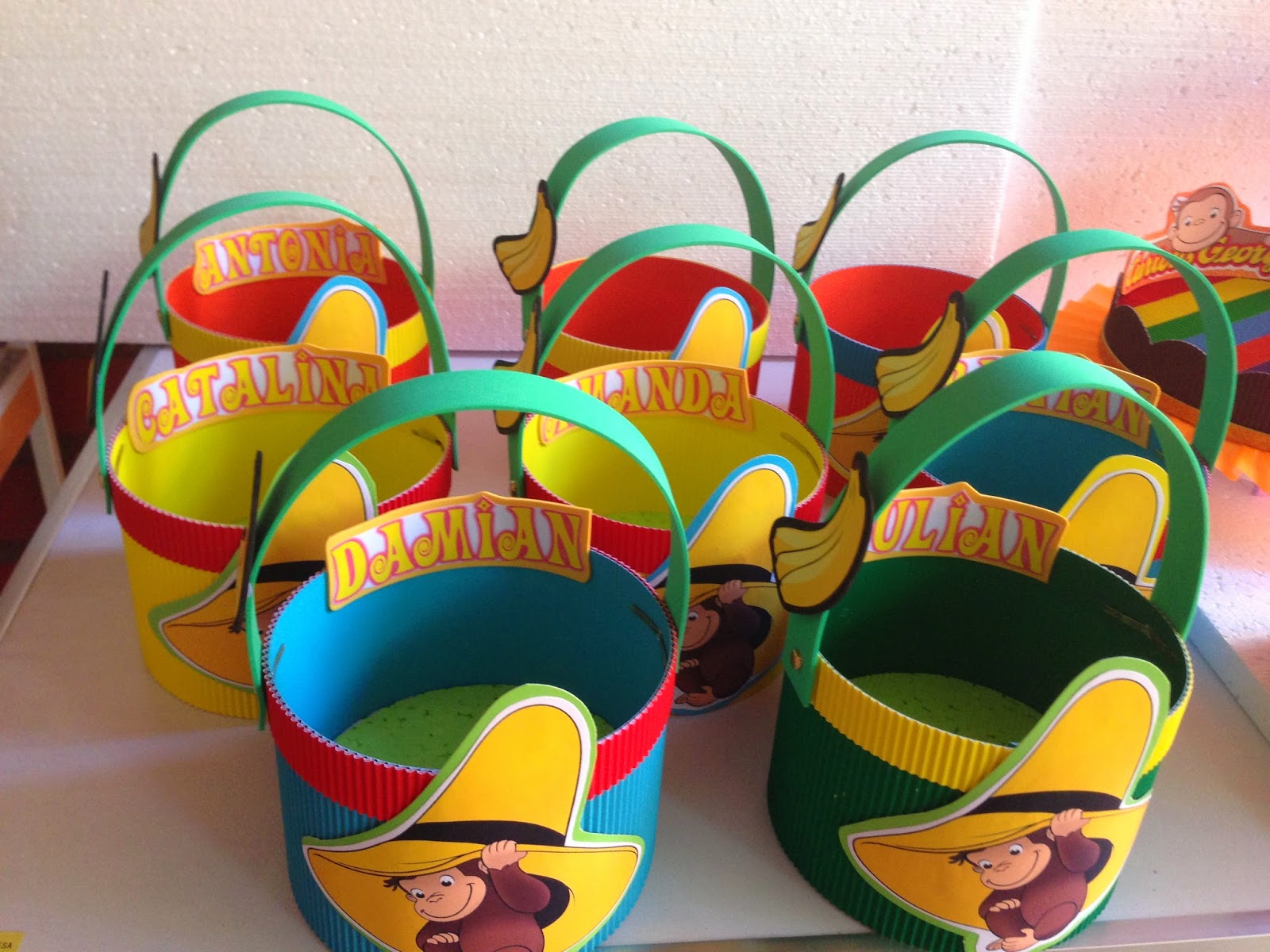 DECORACIONES INFANTILES: jorge el curioso