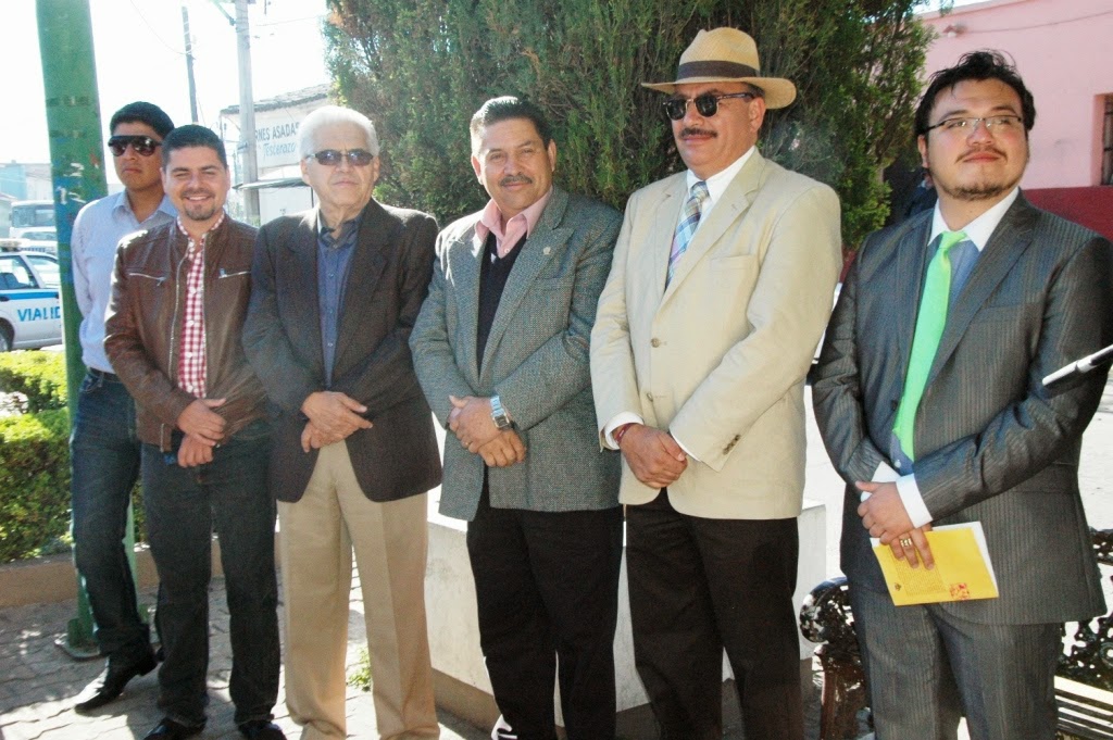 Jirafa Un éxito el coloquio Guillermo Jiménez