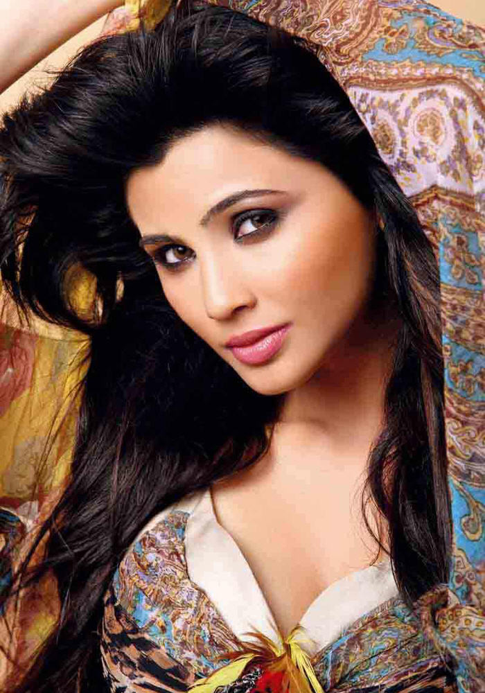 Daisy shah хот. дейзи шах. Daisy shah akraamana. дейзи шах бе макияж. дейзи шах гуруд.