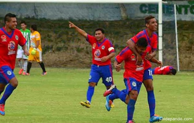 Real Santa Cruz logra una contundente victoria en Cochabamba ante Aurora  (2-4) y sigue soñando con la clasificación