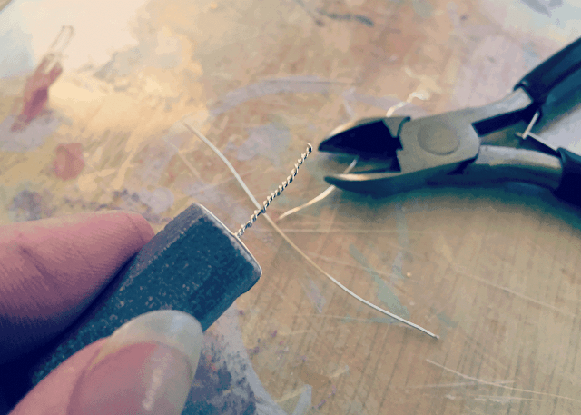 DIY Wire-wrapped cut