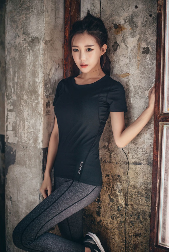 Korean-model-Yoon.Ae.Ji.3-2017