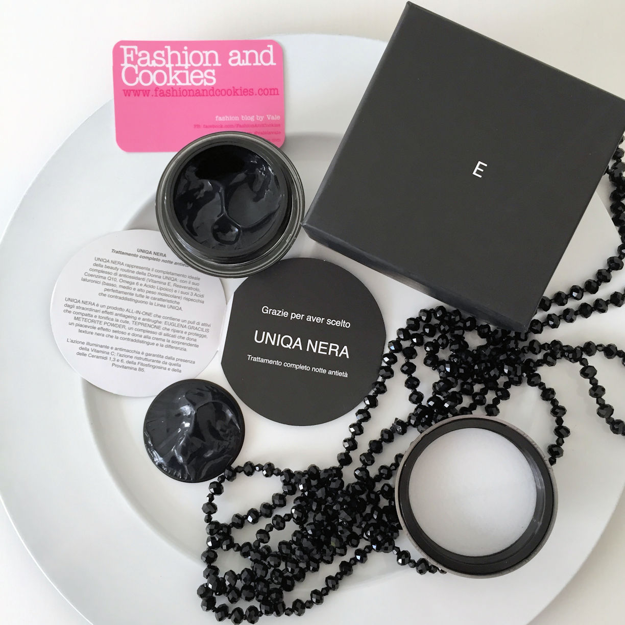 Uniqa Nera by Pea Cosmetics black anti-age night-time cream on Fashion and Cookies beauty blog, beauty blogger