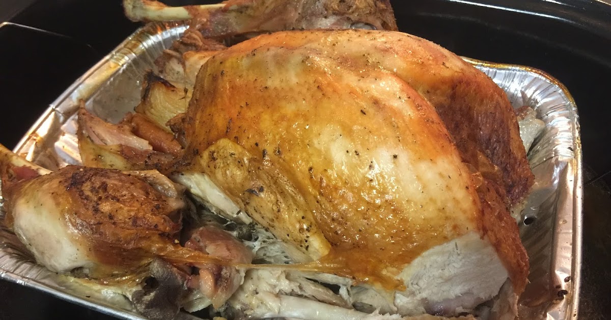 Tracy Cooks in Austin: The turkey. In a countertop roaster. It shouldn ...