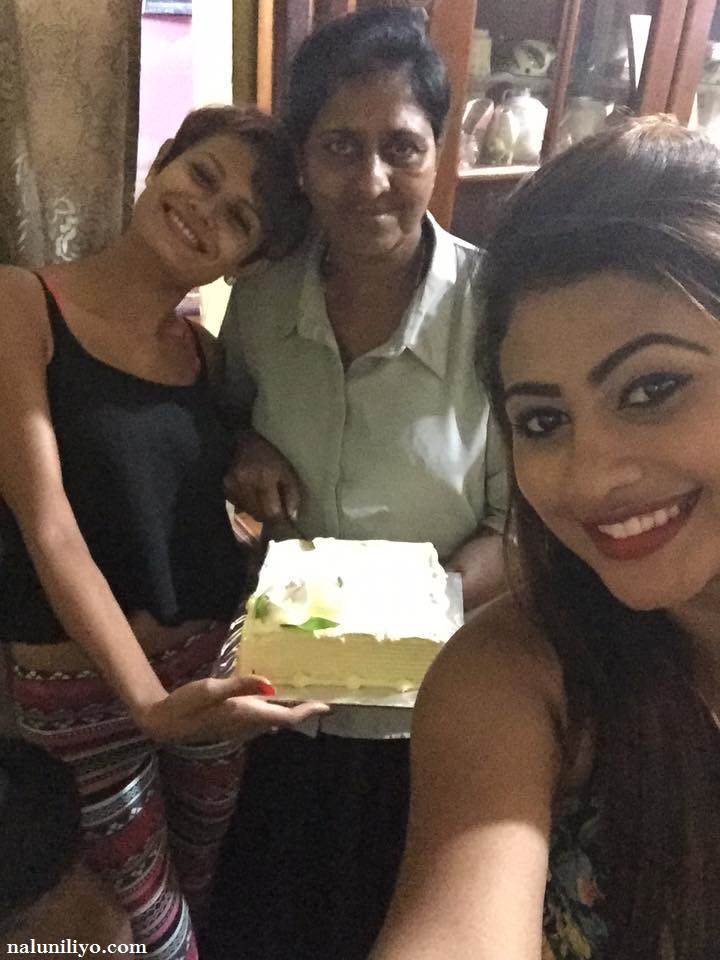 Piumi Hansamali and Shashi Hewage Piumi Hansamali and Shashi Hewage