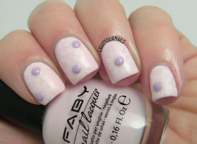 Pastel pink and lilac Spring flowers nail art