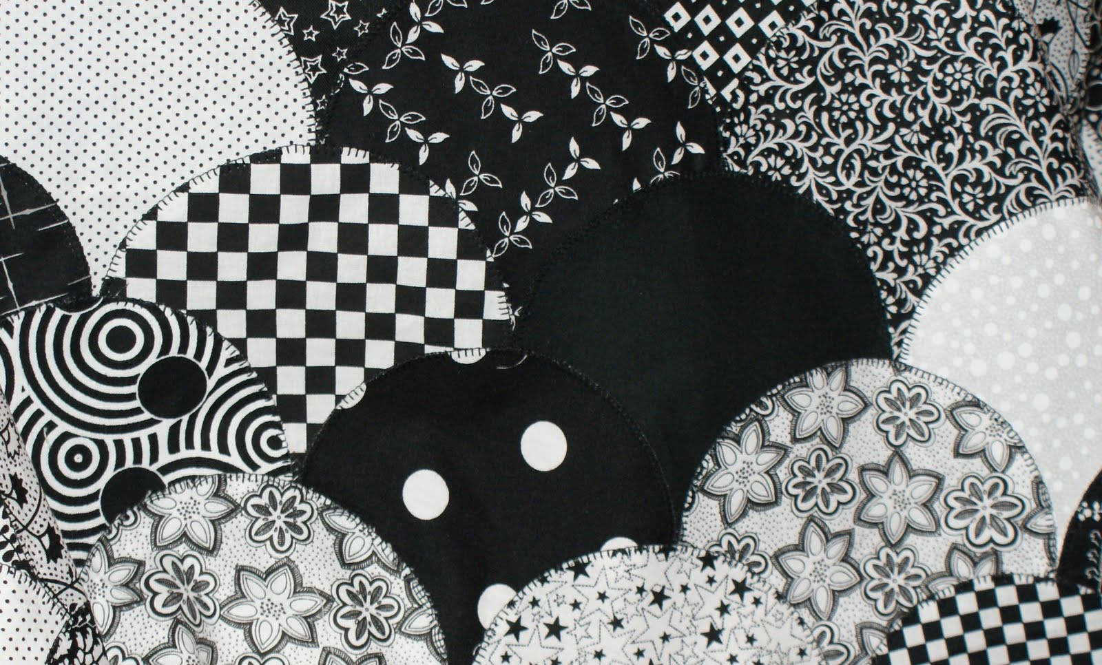 Bejeweledquilts by barb: CLAM SHELL TUTORIAL USING THE CIRCLE DIE FOR ...