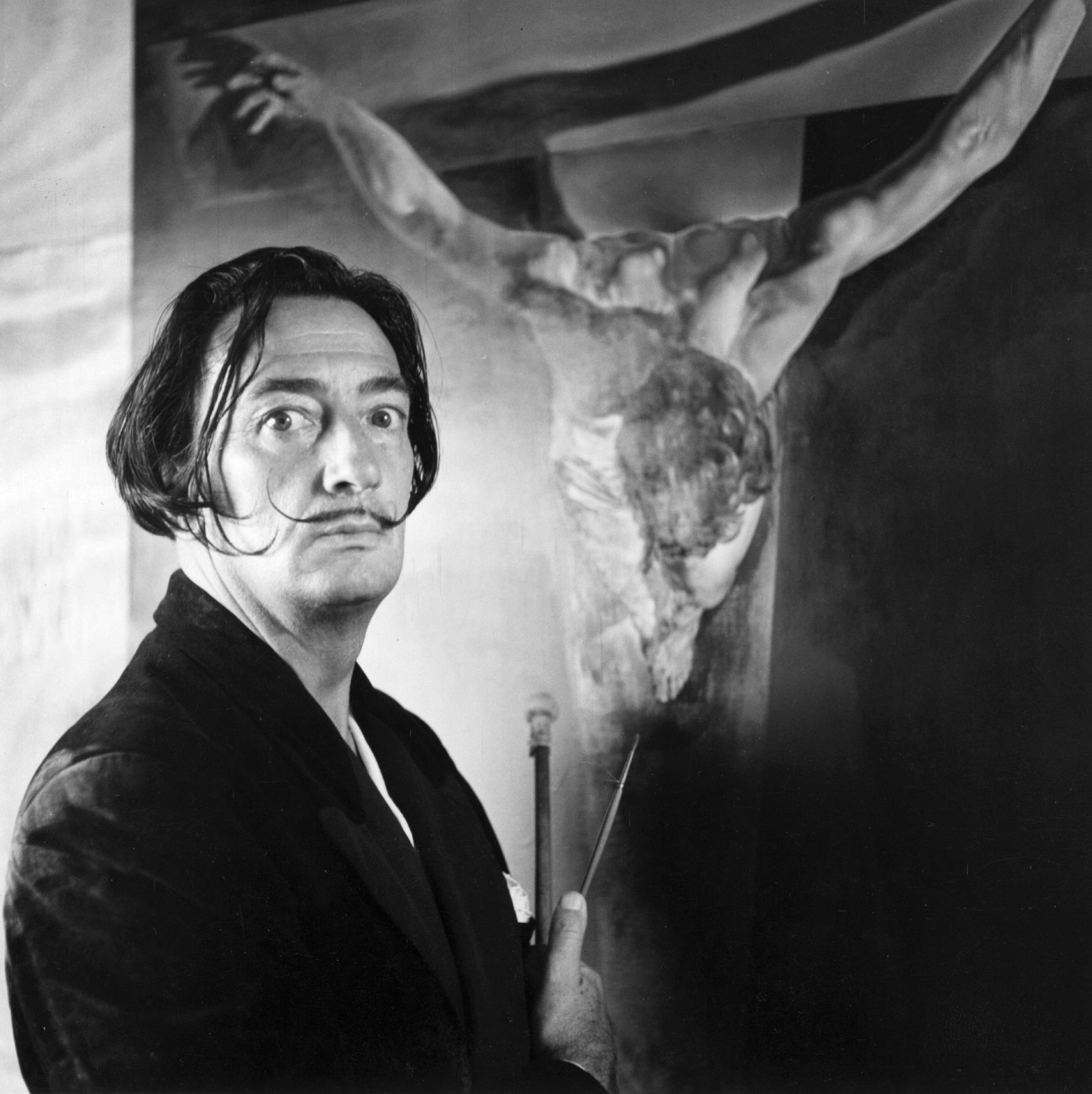 http://4.bp.blogspot.com/-U2029fT67Js/T409QloBN3I/AAAAAAAAAQo/0bX-UKsBWJg/s1600/Salvador-Dali-Photo-2.jpg