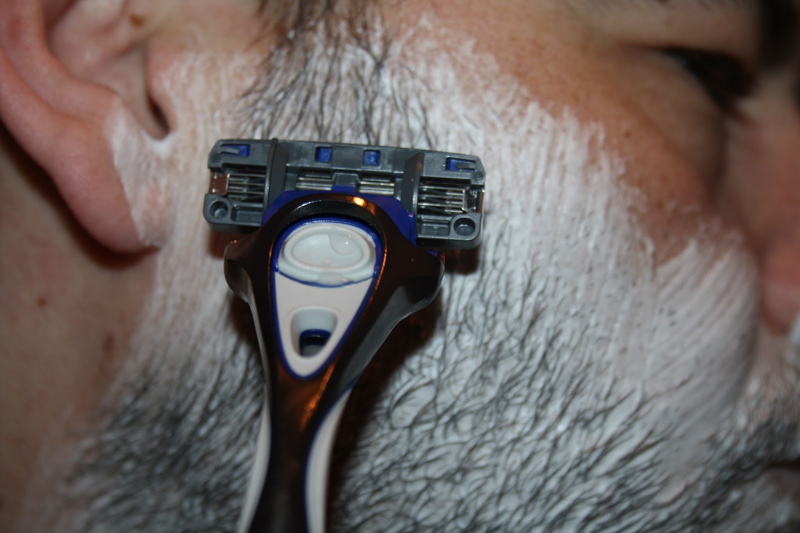 Beautykinguk: Disposable vs. Safety Razors