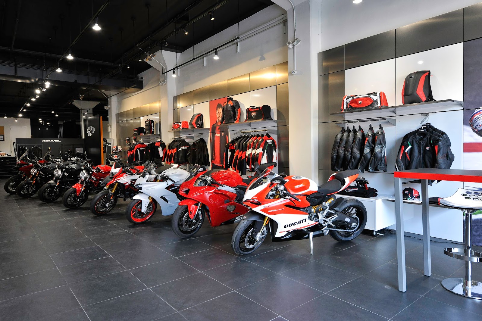 Il Ducatista Desmo Magazine Ducati apre un nuovo Flagship Store a