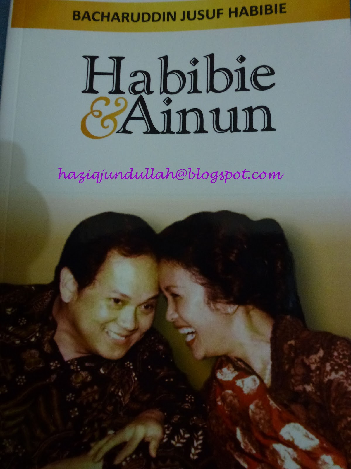 ISI BUKU HABIBIE DAN AINUN PDF