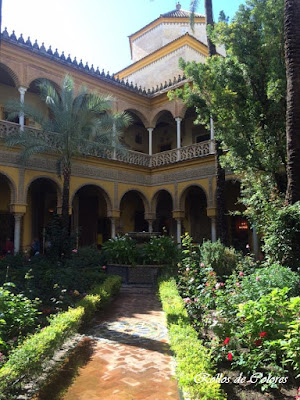 Palacio de Dueñas Palacio de Dueñas