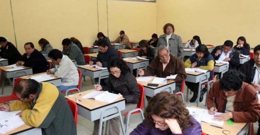 Aprobación de proyectos de ley podría hacer que profesores cesados retornen a las aulas Aprobación de proyectos de ley podría hacer que profesores cesados retornen a las aulas