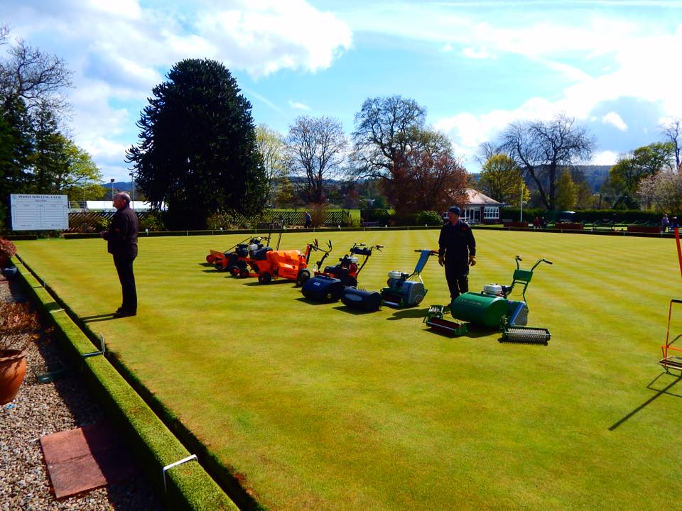 Lawn Bowls "Using the Head" Greens Maintenance Equipment