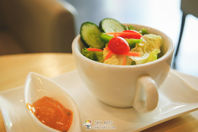 Salad with dressing at side -  TiPsy Brew O'Coffee @ Puchong Setiawalk