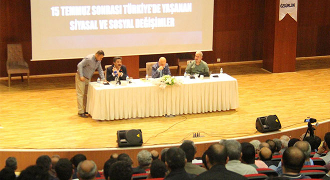Diyarbakır'da 15 Temmuz Sonrası Yaşanan Siyasal Ve Sosyal Değişimler paneli Diyarbakır'da 15 Temmuz Sonrası Yaşanan Siyasal Ve Sosyal Değişimler paneli