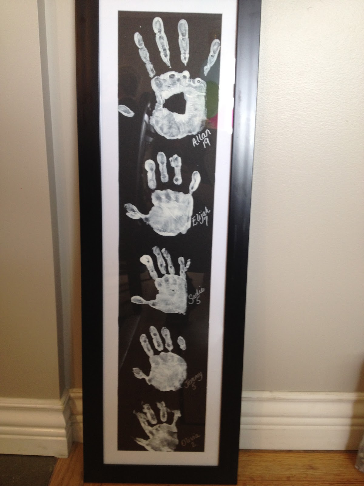 Crafty Kris: Handprint Art - Great Gift!