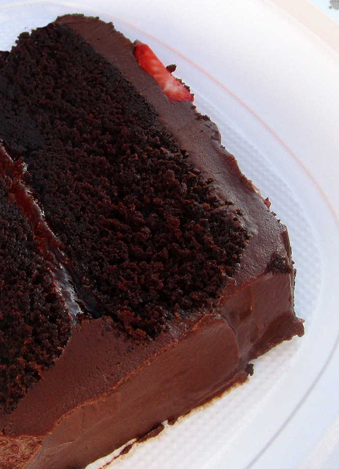 How To Put Fresh Strawberries Between Cake Layers How To Put Fresh Strawberries Between Cake Layers