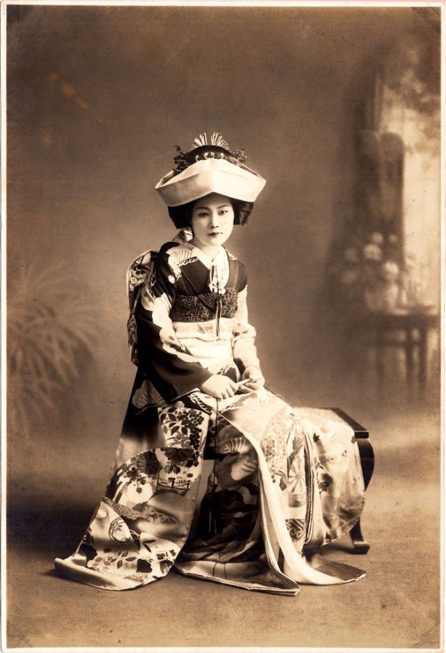 18 Glamor Photos of Japanese Brides From Between the 1900s and 1910s