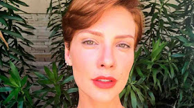 Topíssima: Record começa a divulgação em sua programação; confira logo oficial Camila Rodrigues caracterizada para Topíssima (Foto: Reprodução)