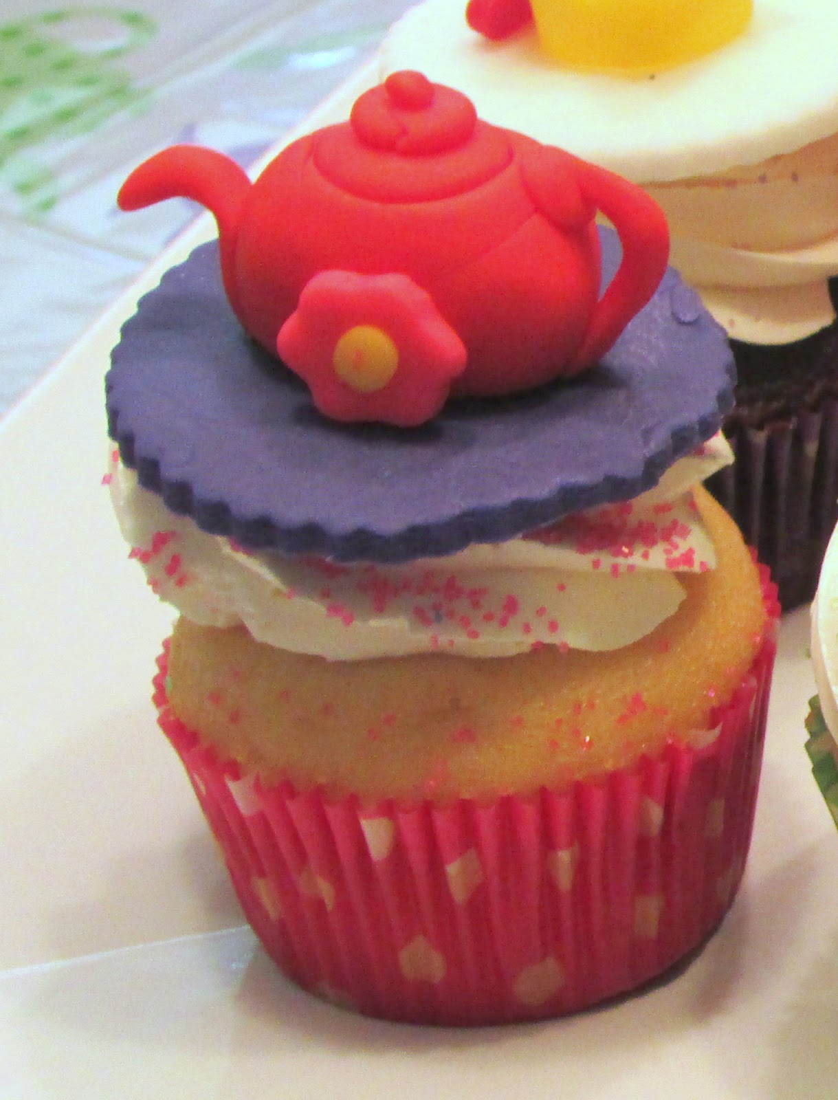 Baker Becky Alice In Wonderland Cupcakes!